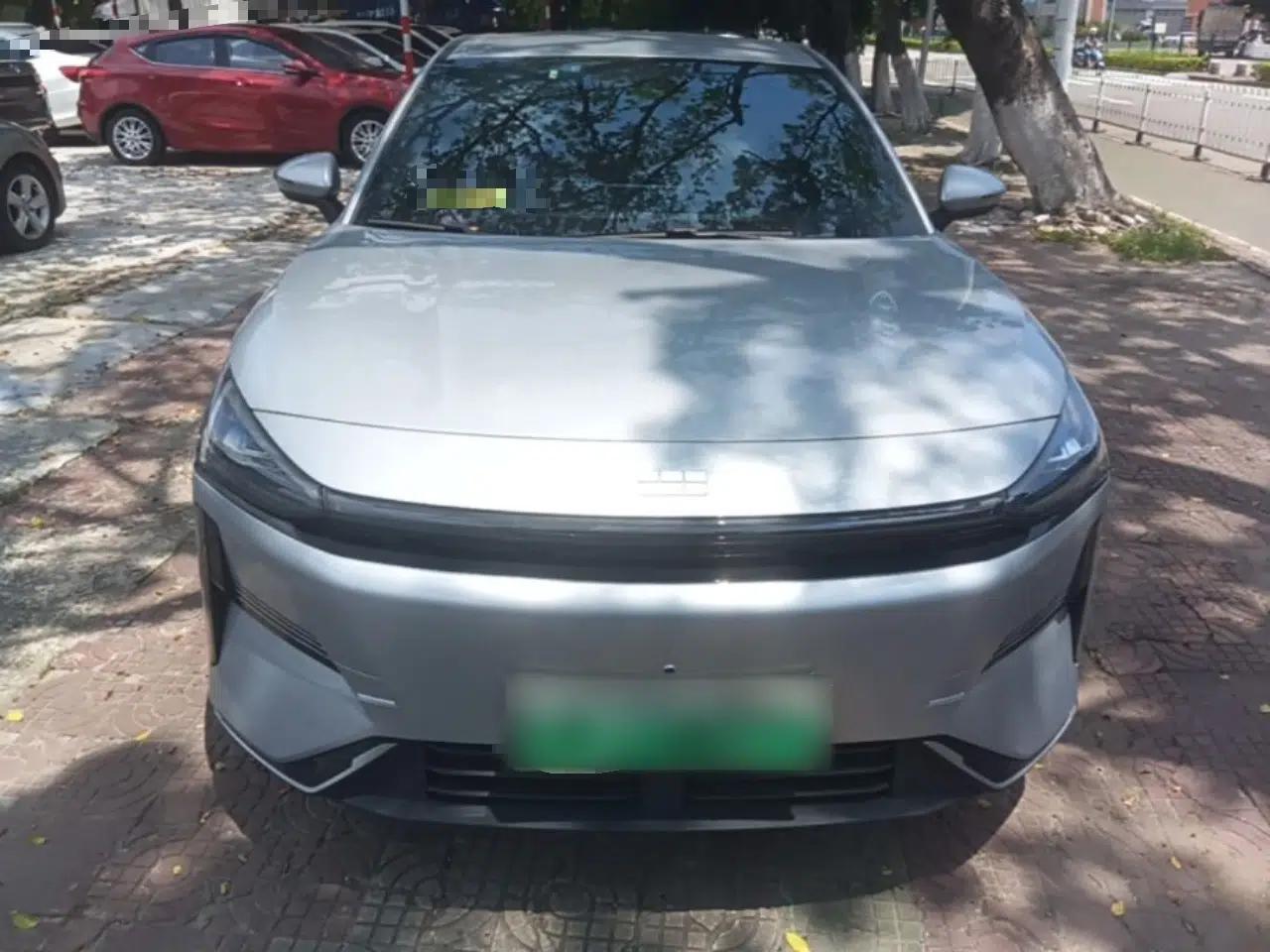 Geely Galaxy L6 2025 EM-i 140km Long-Range Version — миниатюра 2