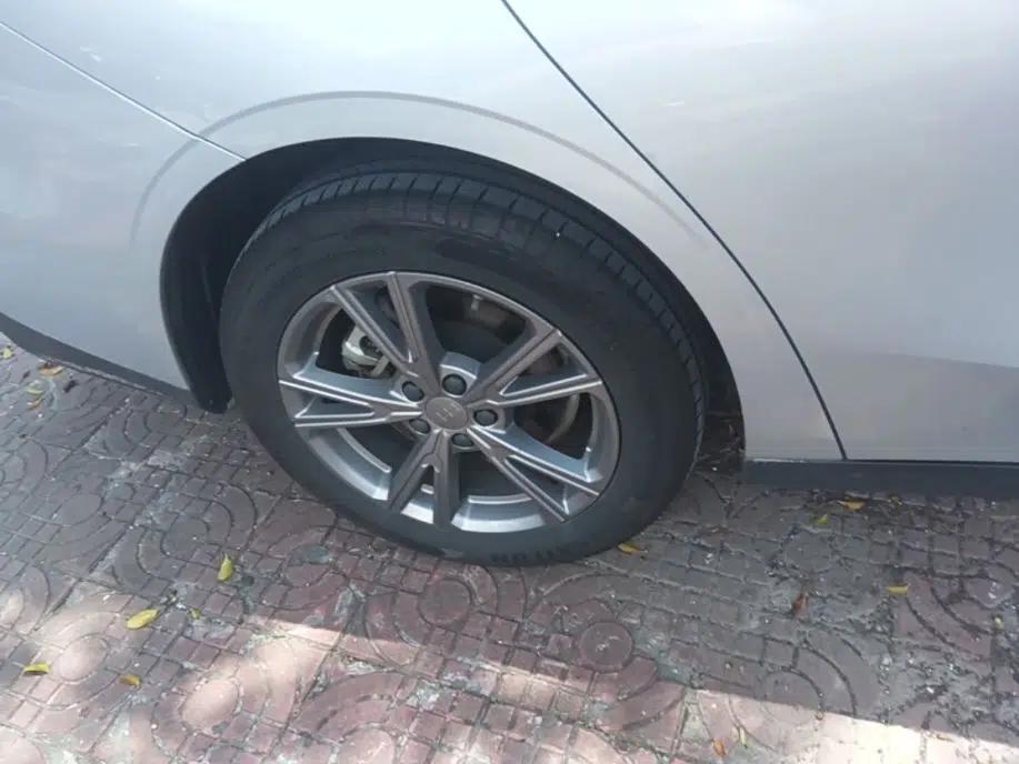 Geely Galaxy L6 2025 EM-i 140km Long-Range Version — миниатюра 16