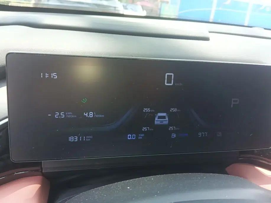 Geely Galaxy L6 2025 EM-i 140km Long-Range Version — миниатюра 19