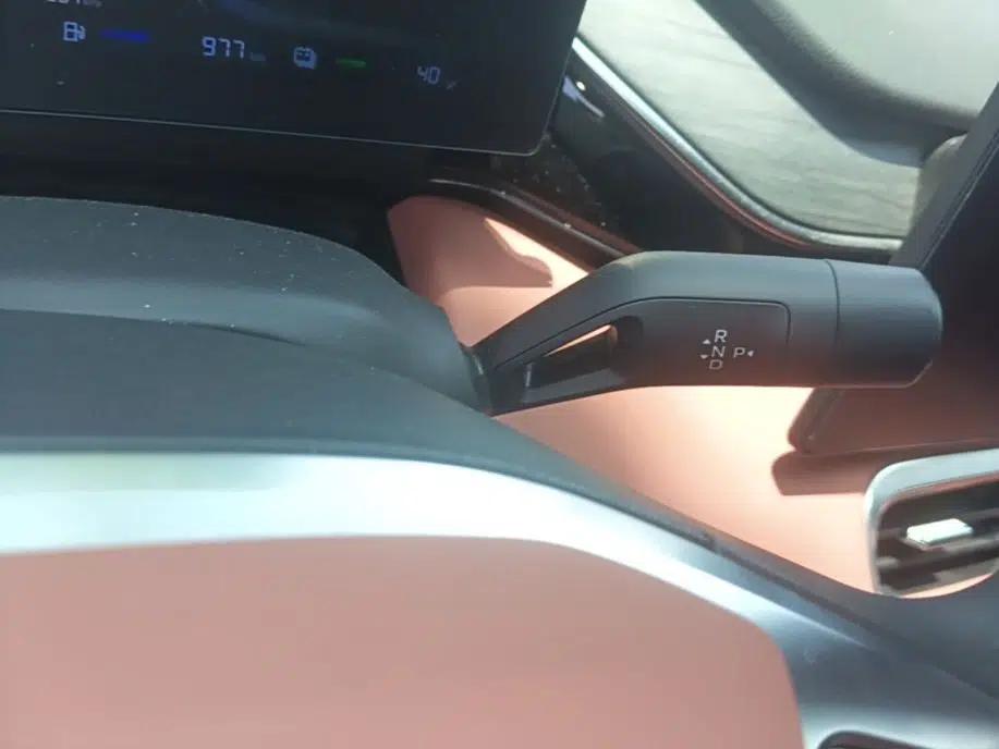 Geely Galaxy L6 2025 EM-i 140km Long-Range Version — миниатюра 21