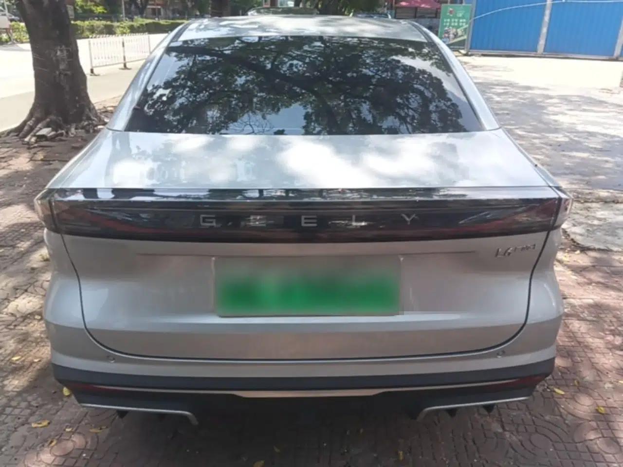 Geely Galaxy L6 2025 EM-i 140km Long-Range Version — миниатюра 5