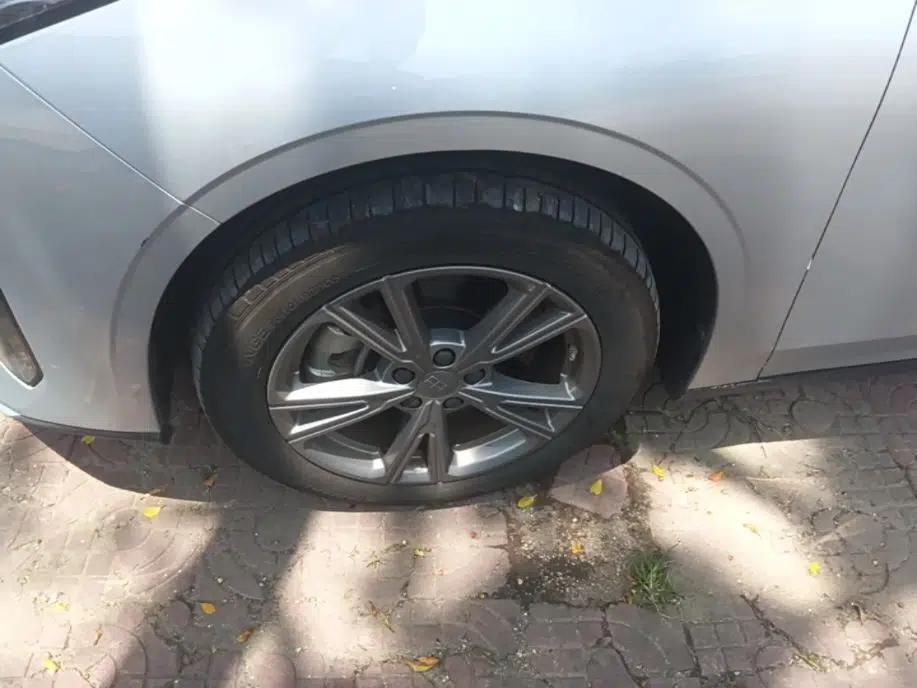 Geely Galaxy L6 2025 EM-i 140km Long-Range Version — миниатюра 10