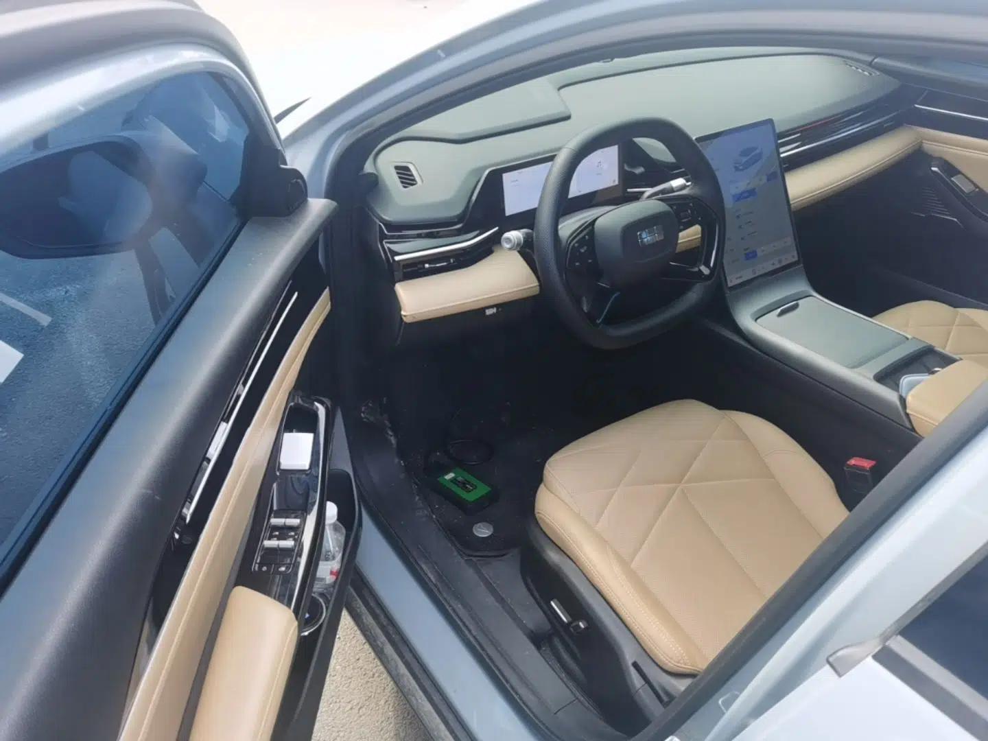 Geely Galaxy L6 2024 125km PLUS Dragon Edition — миниатюра 23