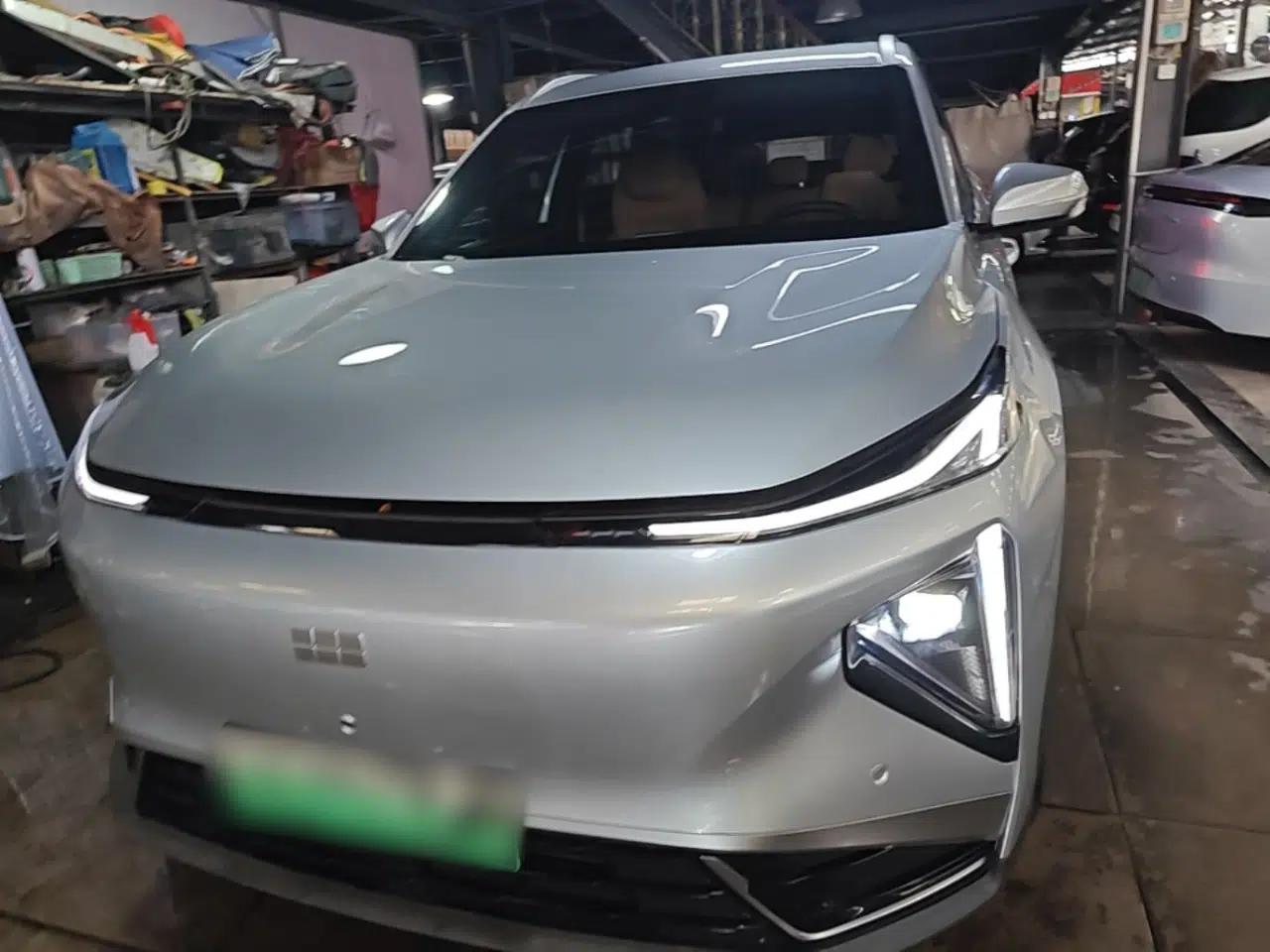 Geely Galaxy L7 2025 EM-i 115km Exploration Edition — миниатюра 2