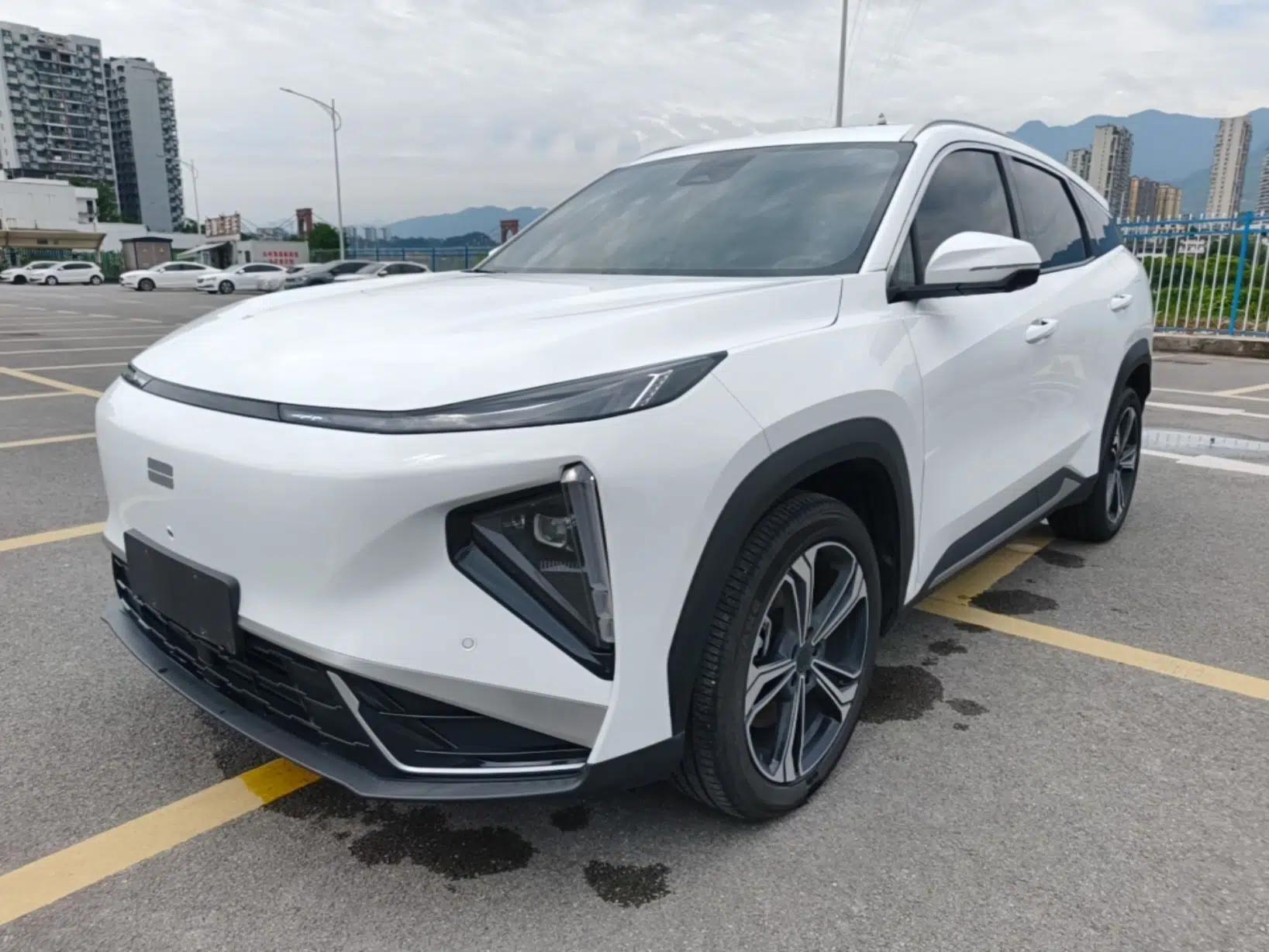 Geely Galaxy L7 2025 EM-i 115km Exploration Edition — миниатюра 1