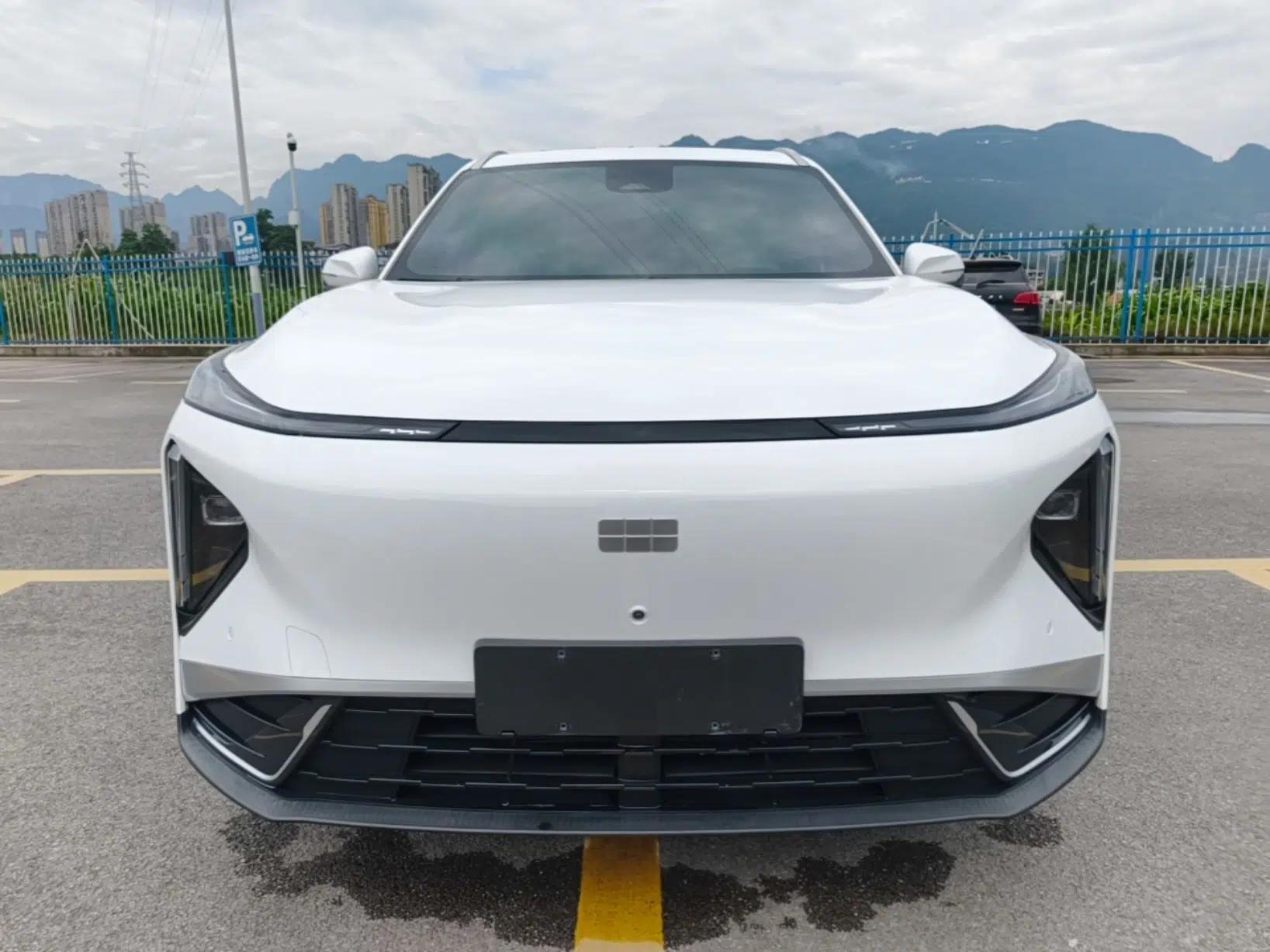 Geely Galaxy L7 2025 EM-i 115km Exploration Edition — миниатюра 2