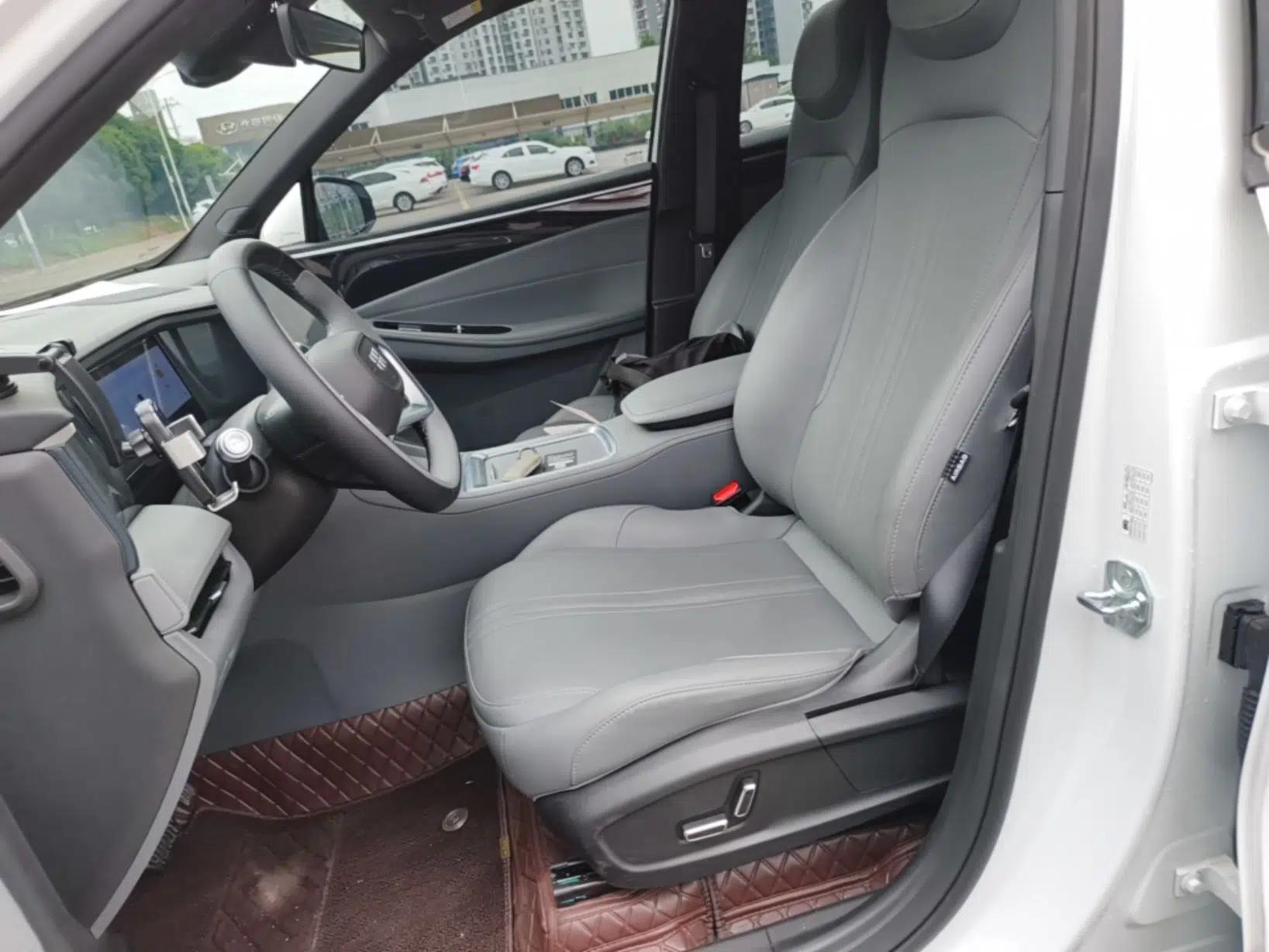 Geely Galaxy L7 2025 EM-i 115km Exploration Edition — миниатюра 17