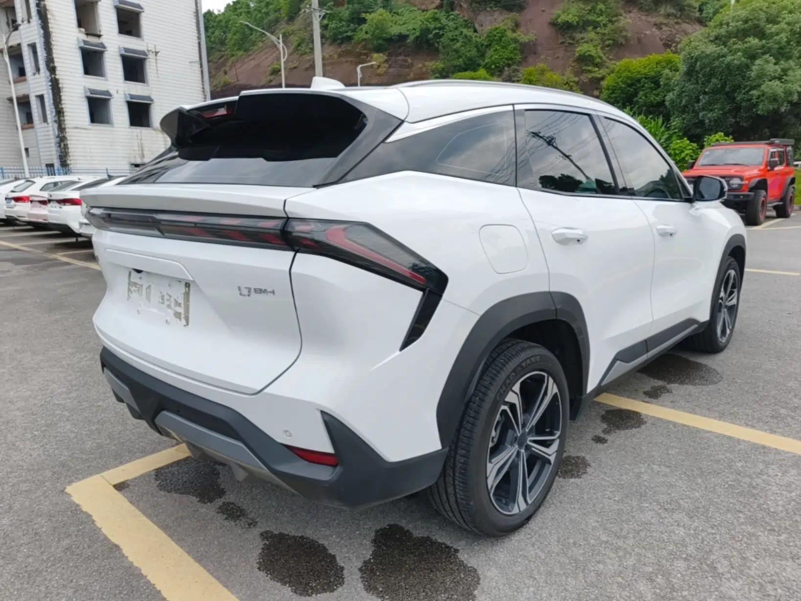 Geely Galaxy L7 2025 EM-i 115km Exploration Edition — миниатюра 6