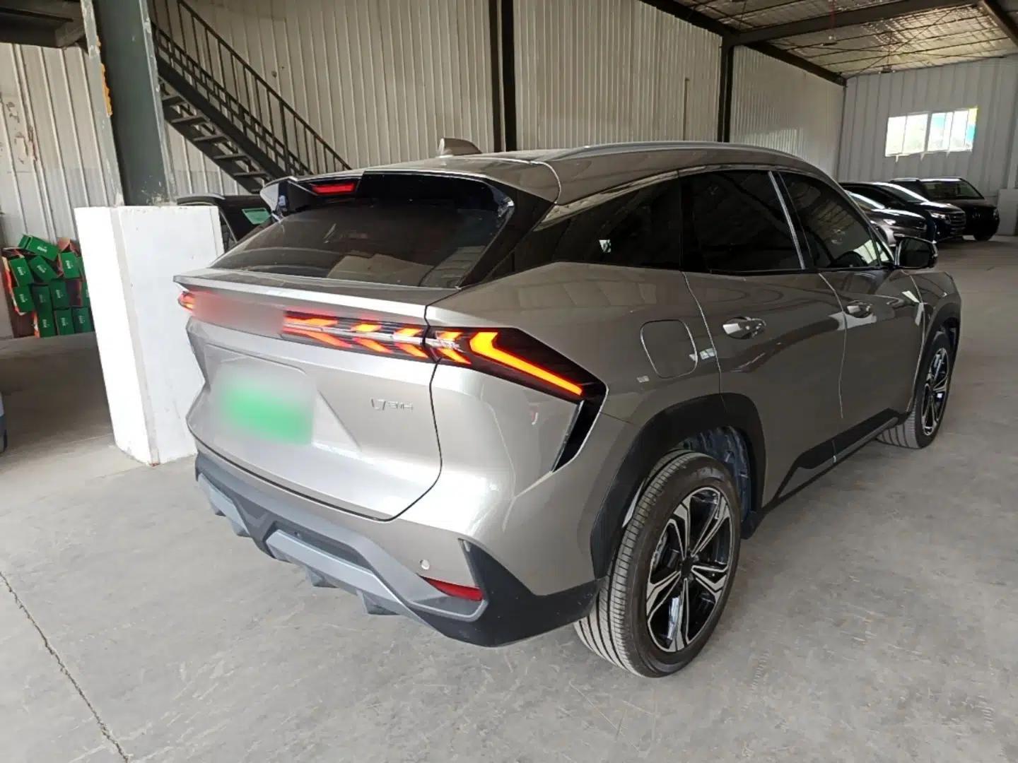 Geely Galaxy L7 2025 EM-i 115km Exploration+ Edition — миниатюра 6