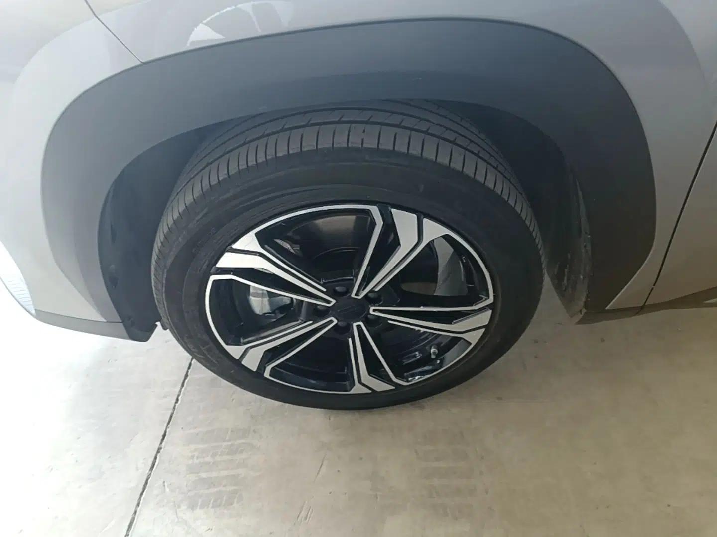 Geely Galaxy L7 2025 EM-i 115km Exploration+ Edition — миниатюра 10