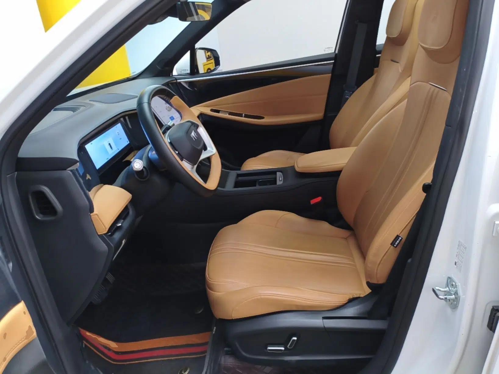 Geely Galaxy L7 2024 1.5T 115 km PLUS Dragon Edition — миниатюра 17