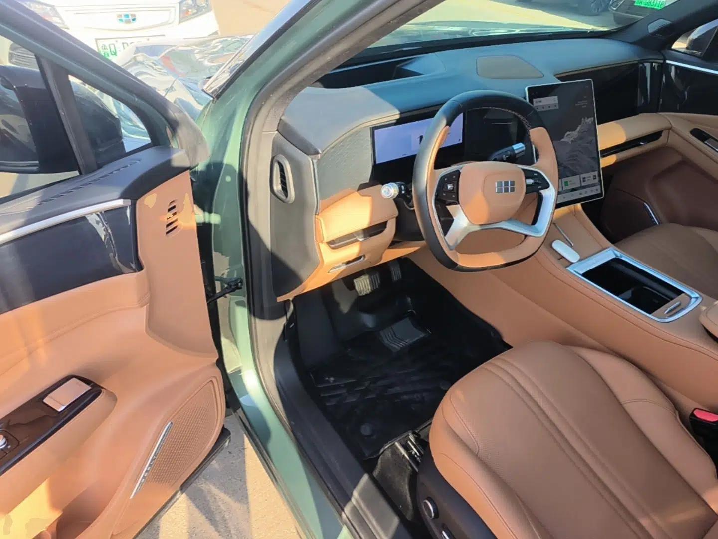 Geely Galaxy L7 2025 EM-i 115km Exploration+ Edition — миниатюра 18