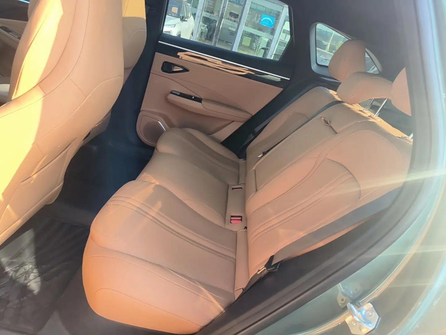 Geely Galaxy L7 2025 EM-i 115km Exploration+ Edition — миниатюра 20