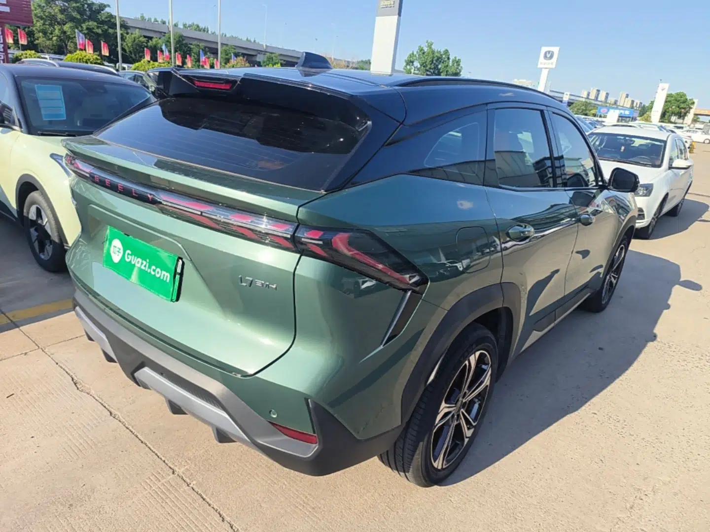 Geely Galaxy L7 2025 EM-i 115km Exploration+ Edition — миниатюра 6
