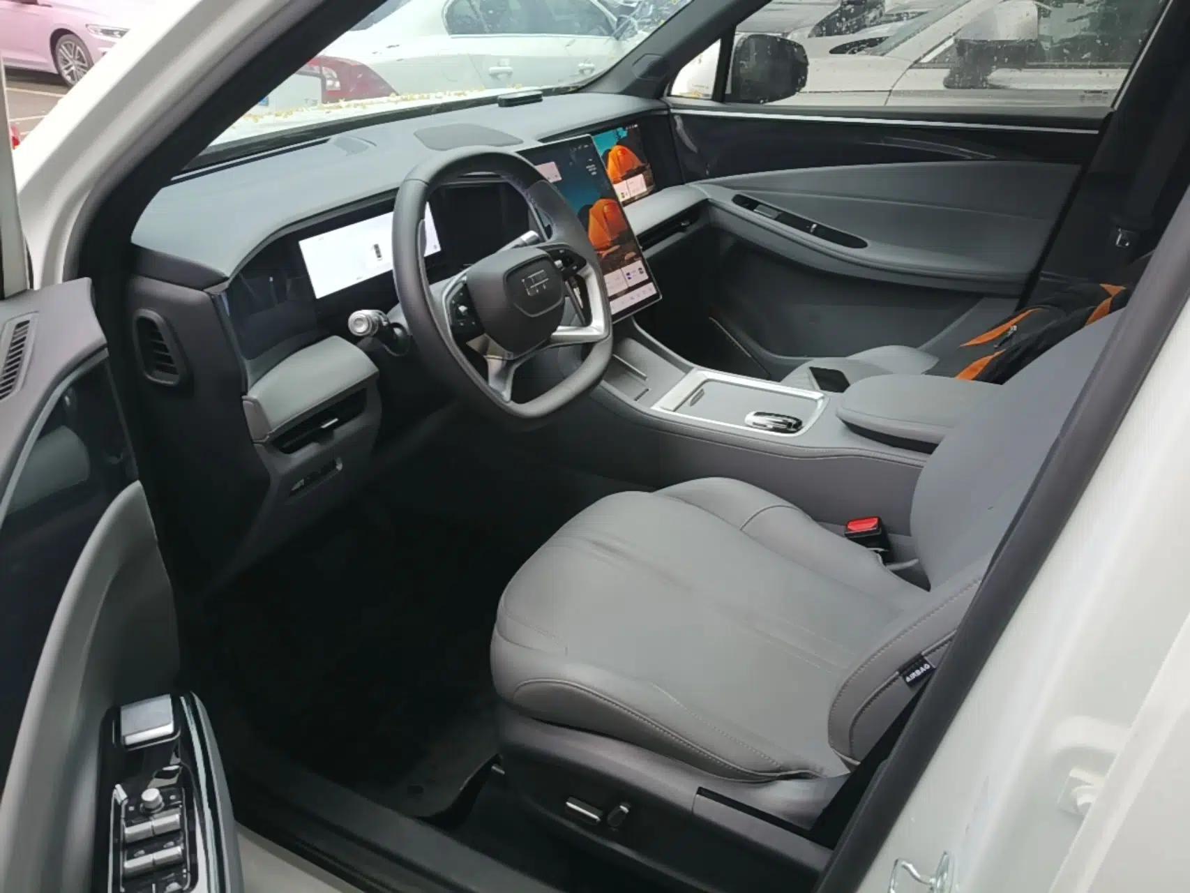 Geely Galaxy L7 2025 EM-i 115km Exploration Edition — миниатюра 17
