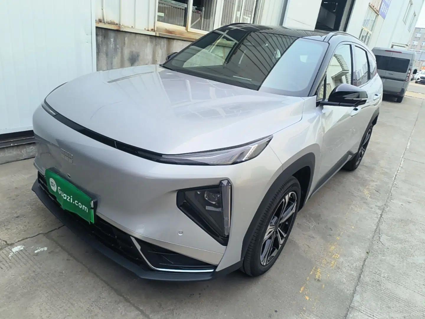 Geely Galaxy L7 2025 EM-i 115km Exploration+ Edition — миниатюра 1