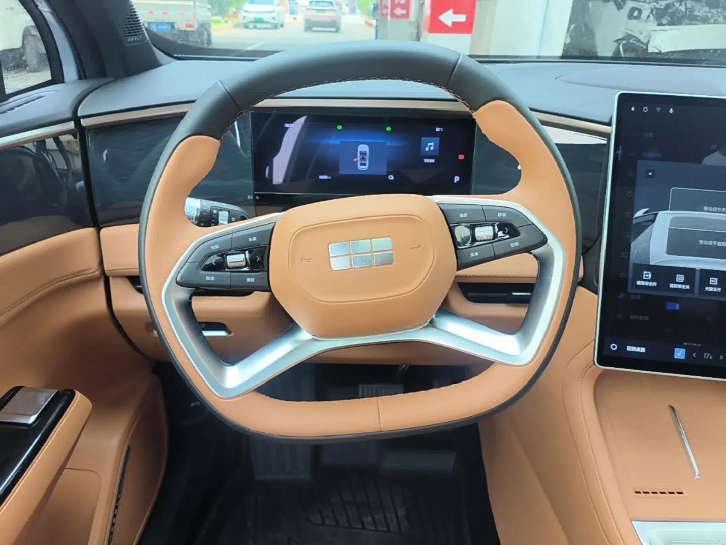 Geely Galaxy L7 2025 EM-i 115km Exploration+ Edition — миниатюра 13