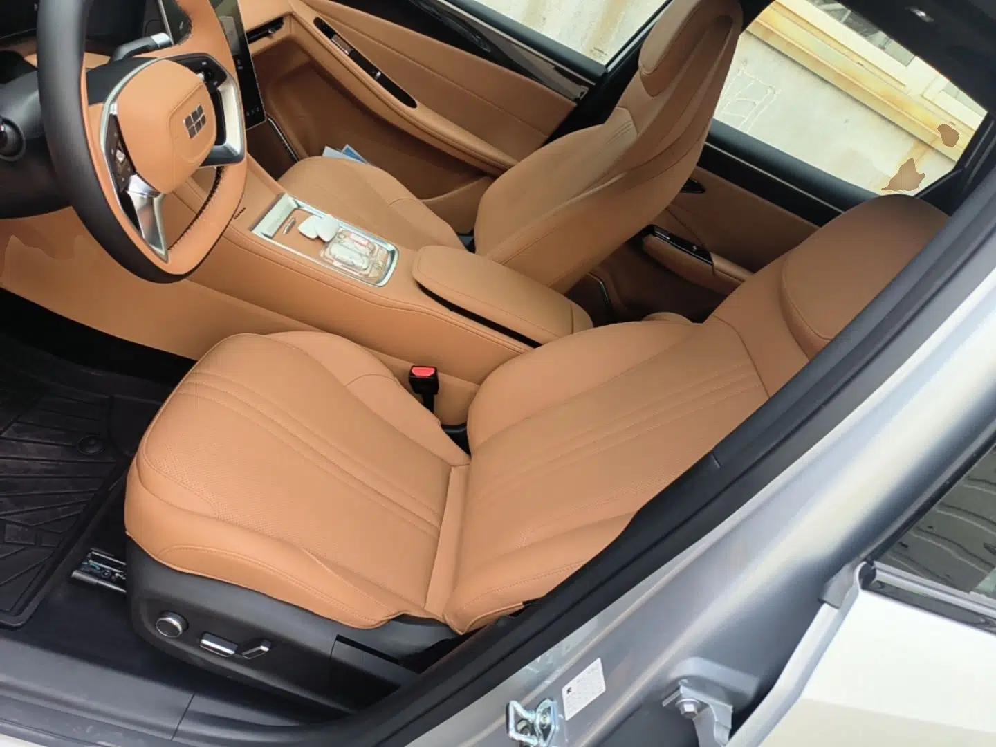Geely Galaxy L7 2025 EM-i 115km Exploration+ Edition — миниатюра 17