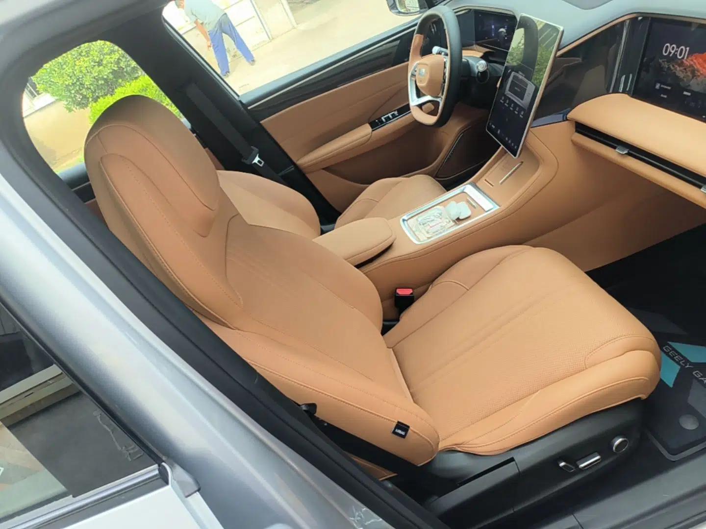 Geely Galaxy L7 2025 EM-i 115km Exploration+ Edition — миниатюра 19