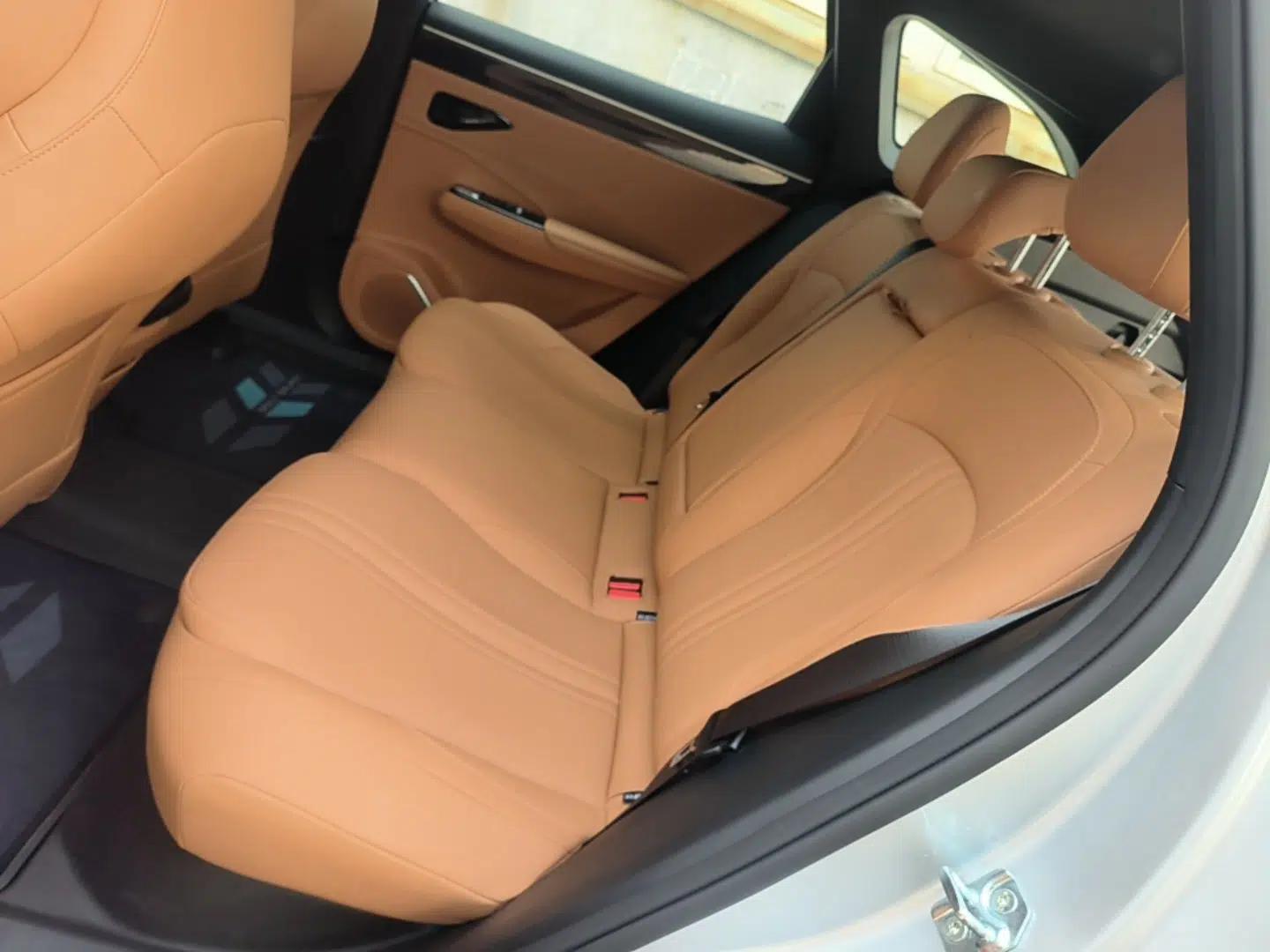 Geely Galaxy L7 2025 EM-i 115km Exploration+ Edition — миниатюра 20