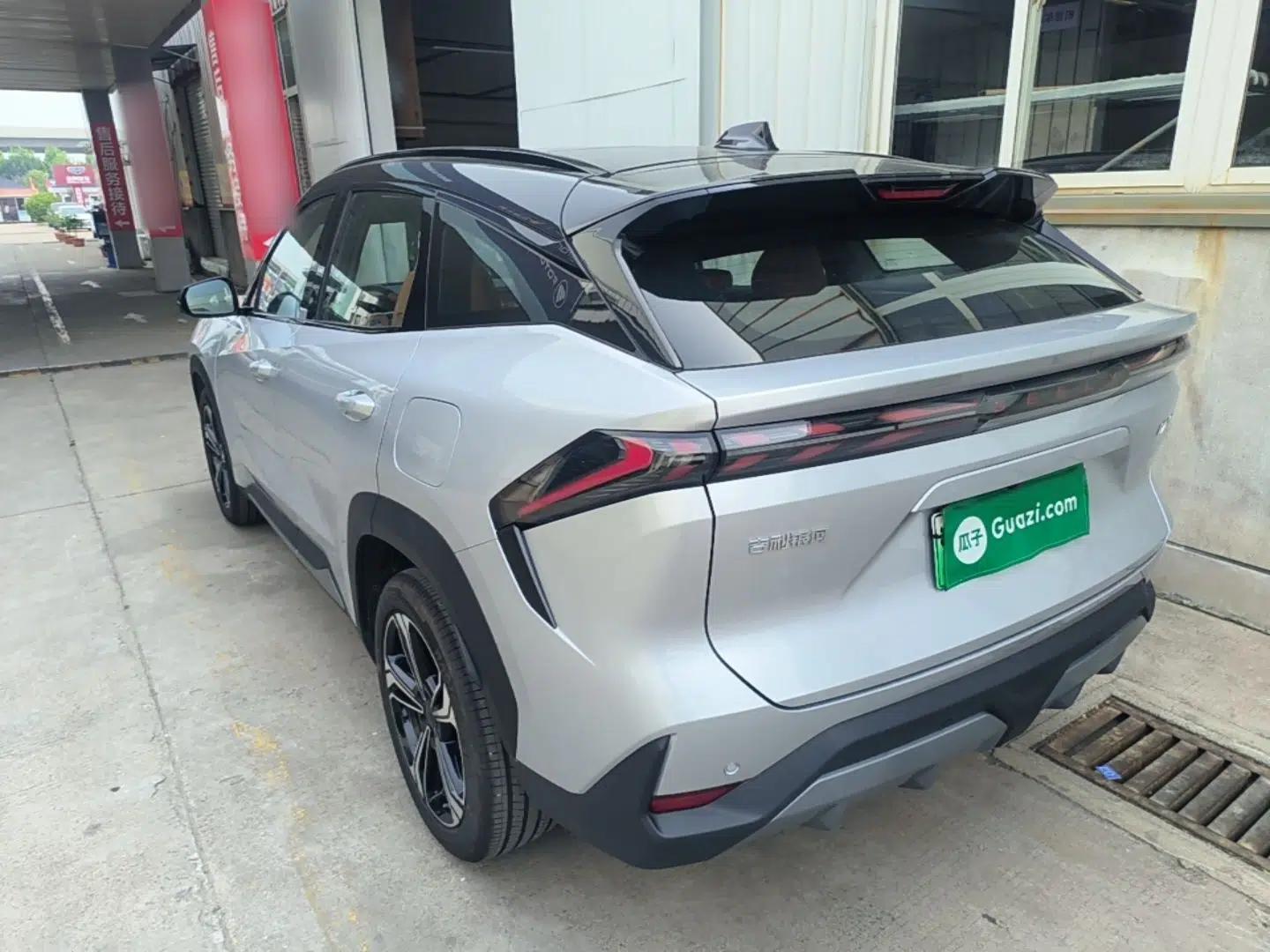 Geely Galaxy L7 2025 EM-i 115km Exploration+ Edition — миниатюра 4