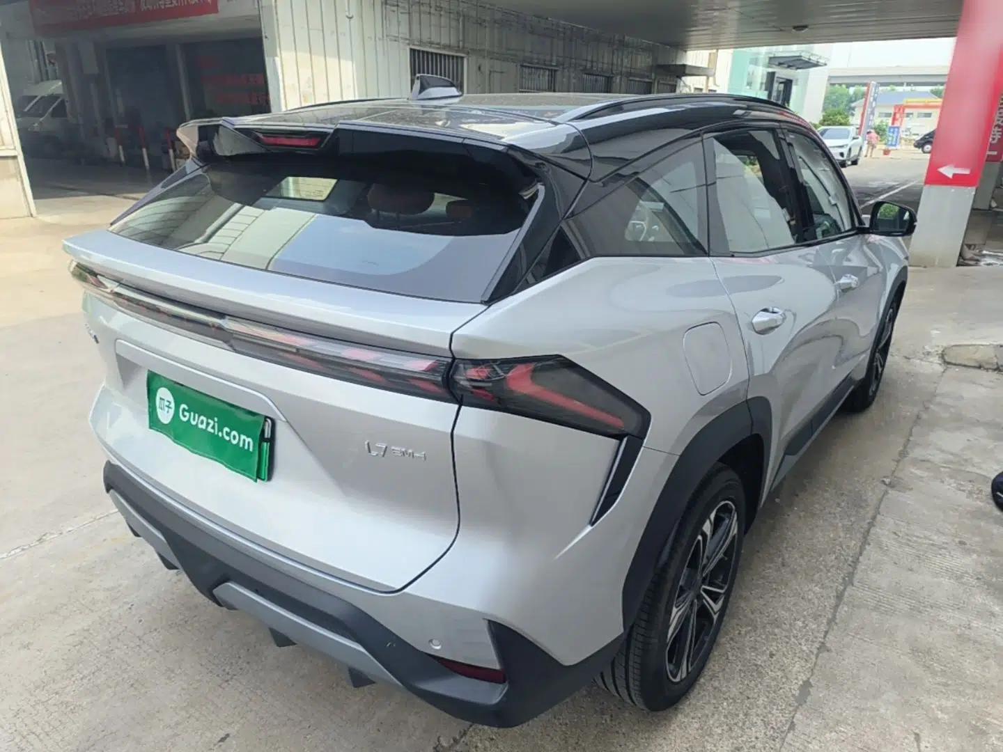 Geely Galaxy L7 2025 EM-i 115km Exploration+ Edition — миниатюра 6