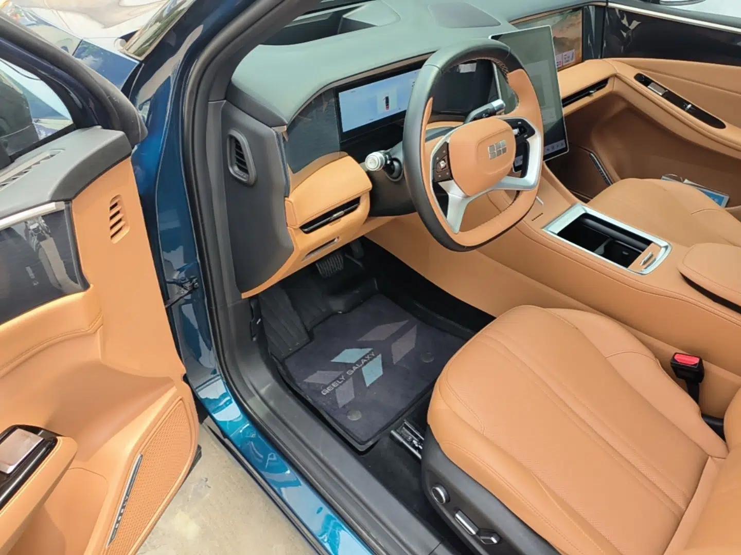Geely Galaxy L7 2025 EM-i 115km Exploration+ Edition — миниатюра 18