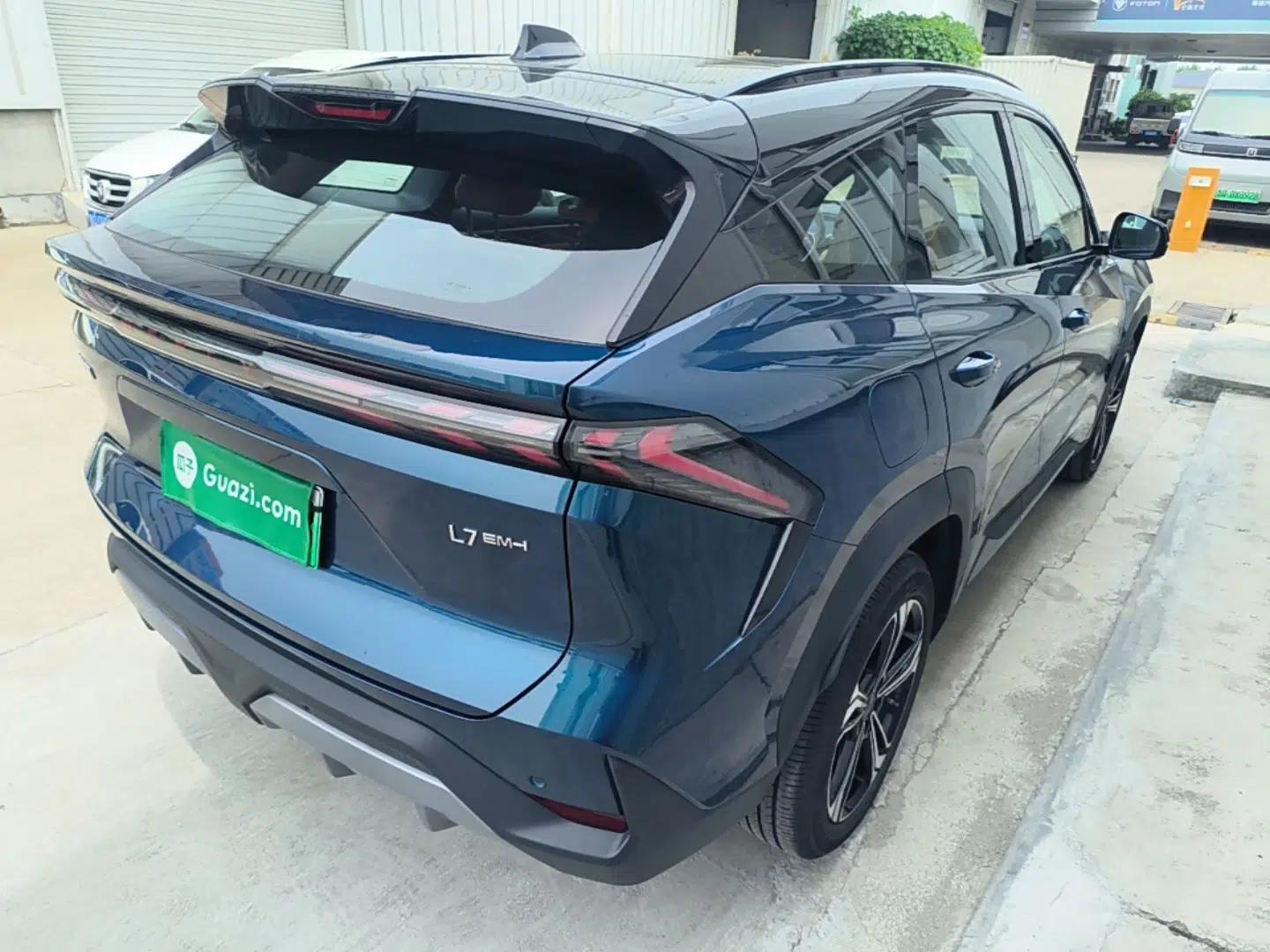 Geely Galaxy L7 2025 EM-i 115km Exploration+ Edition — миниатюра 6