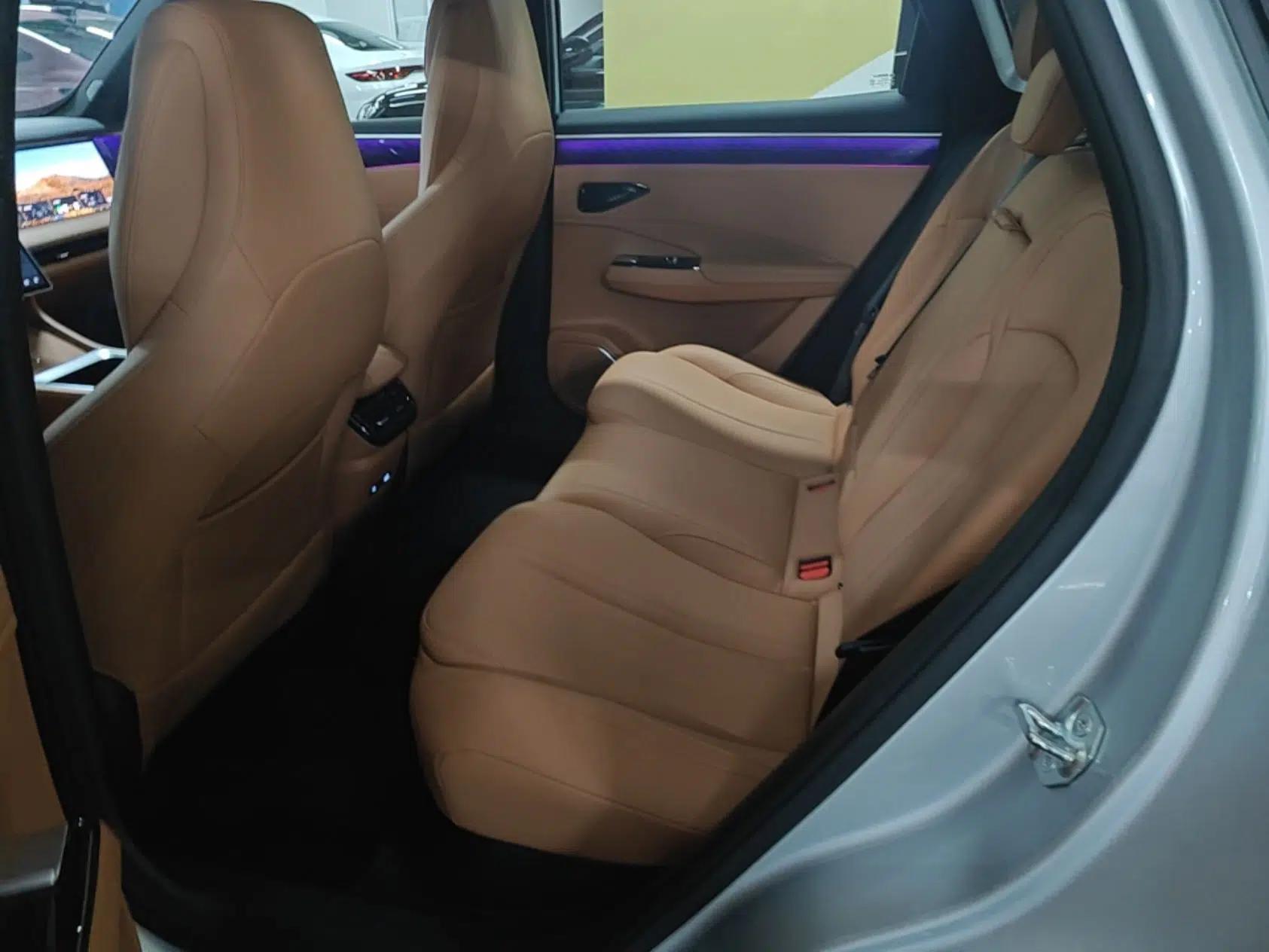 Geely Galaxy L7 2025 EM-i 115km Exploration+ Edition — миниатюра 25