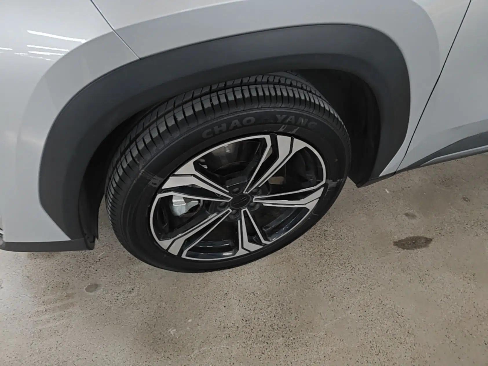 Geely Galaxy L7 2025 EM-i 115km Exploration+ Edition — миниатюра 10