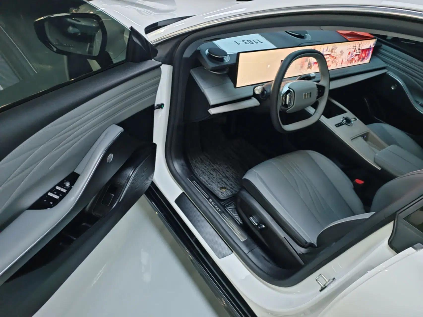 Geely Galaxy E8 2024 550 km Range Rear-Wheel-Drive PRO — миниатюра 18