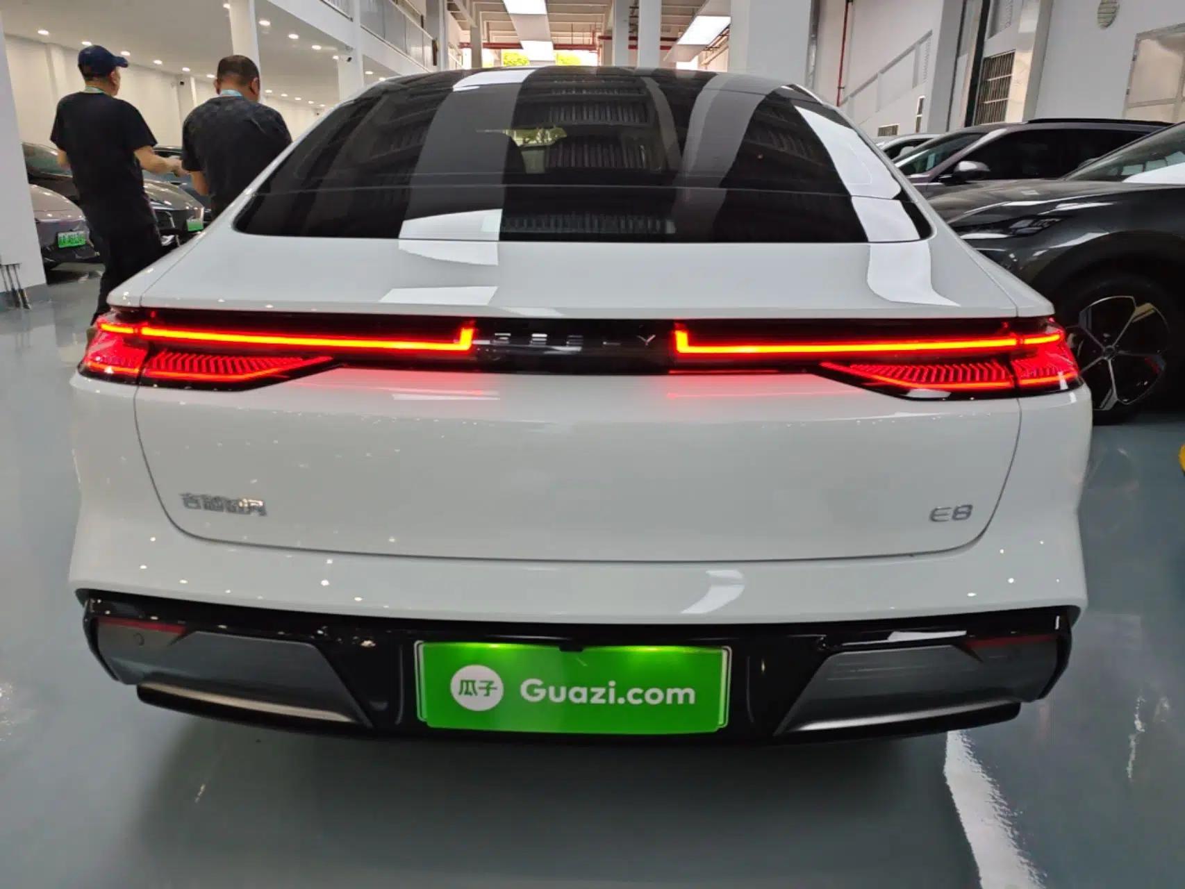 Geely Galaxy E8 2024 550 km Range Rear-Wheel-Drive PRO — миниатюра 5
