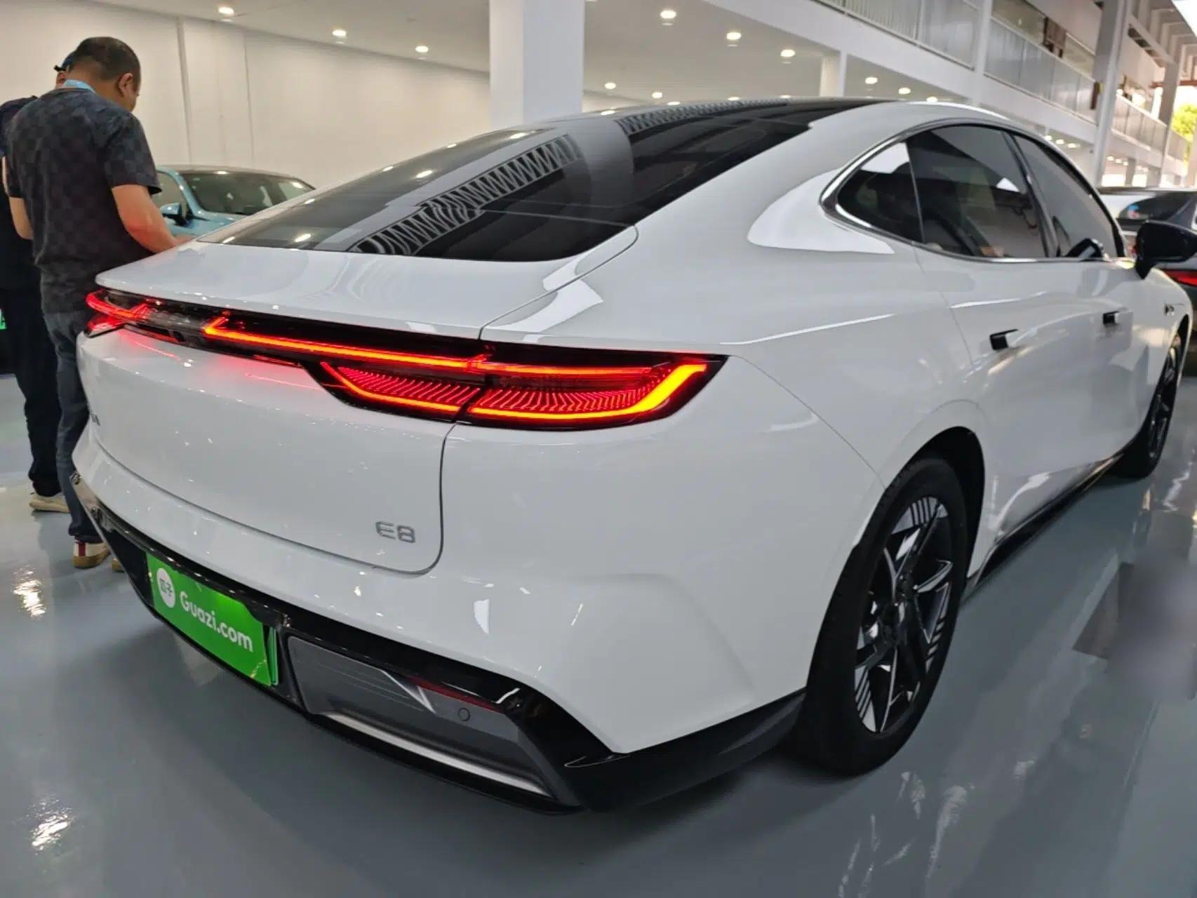 Geely Galaxy E8 2024 550 km Range Rear-Wheel-Drive PRO — миниатюра 6