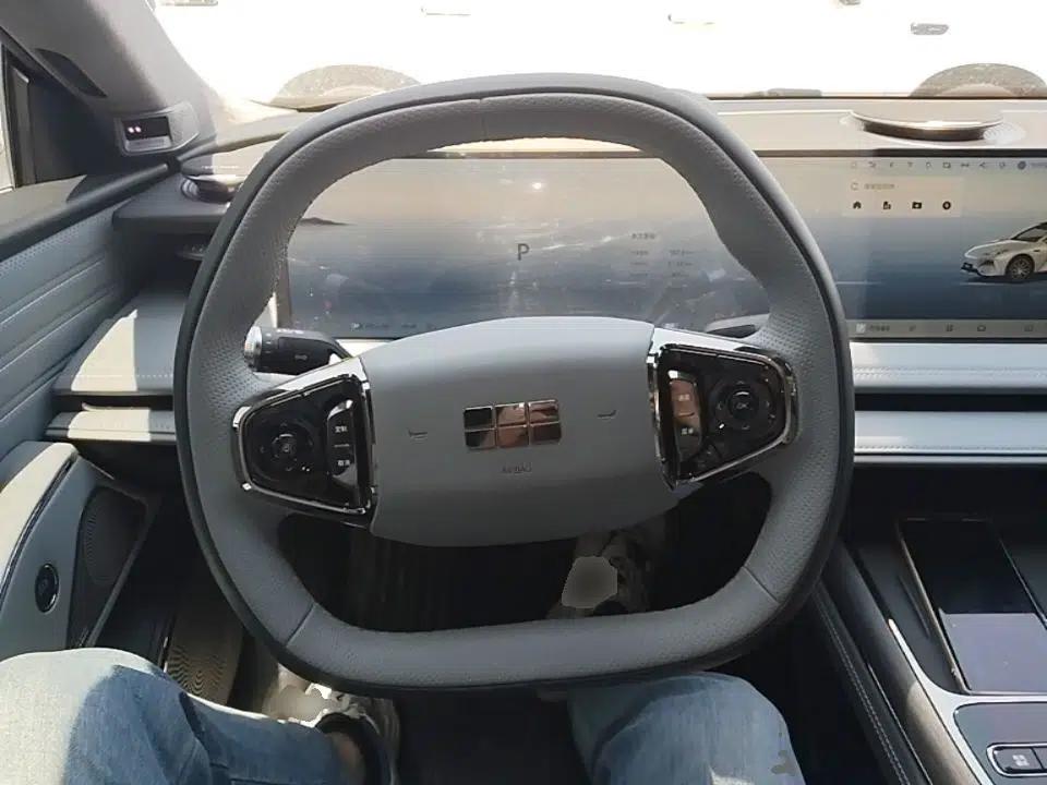 Geely Galaxy E8 2025 700 km Long-Range Intelligent Driving Version — миниатюра 18