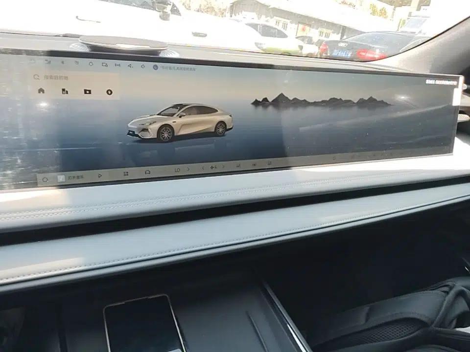 Geely Galaxy E8 2025 700 km Long-Range Intelligent Driving Version — миниатюра 20