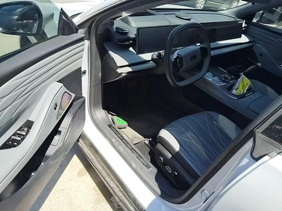 Geely Galaxy E8 2025 700 km Long-Range Intelligent Driving Version — миниатюра 23
