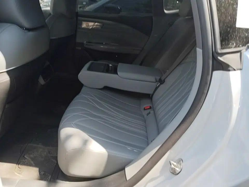 Geely Galaxy E8 2025 700 km Long-Range Intelligent Driving Version — миниатюра 25