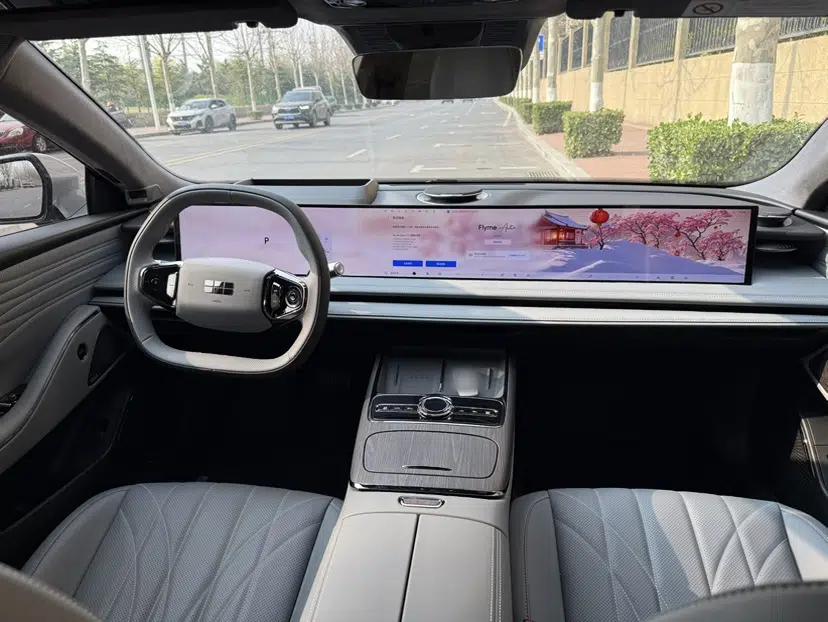 Geely Galaxy E8 2025 700 km Long-Range Intelligent Driving Version — миниатюра 30