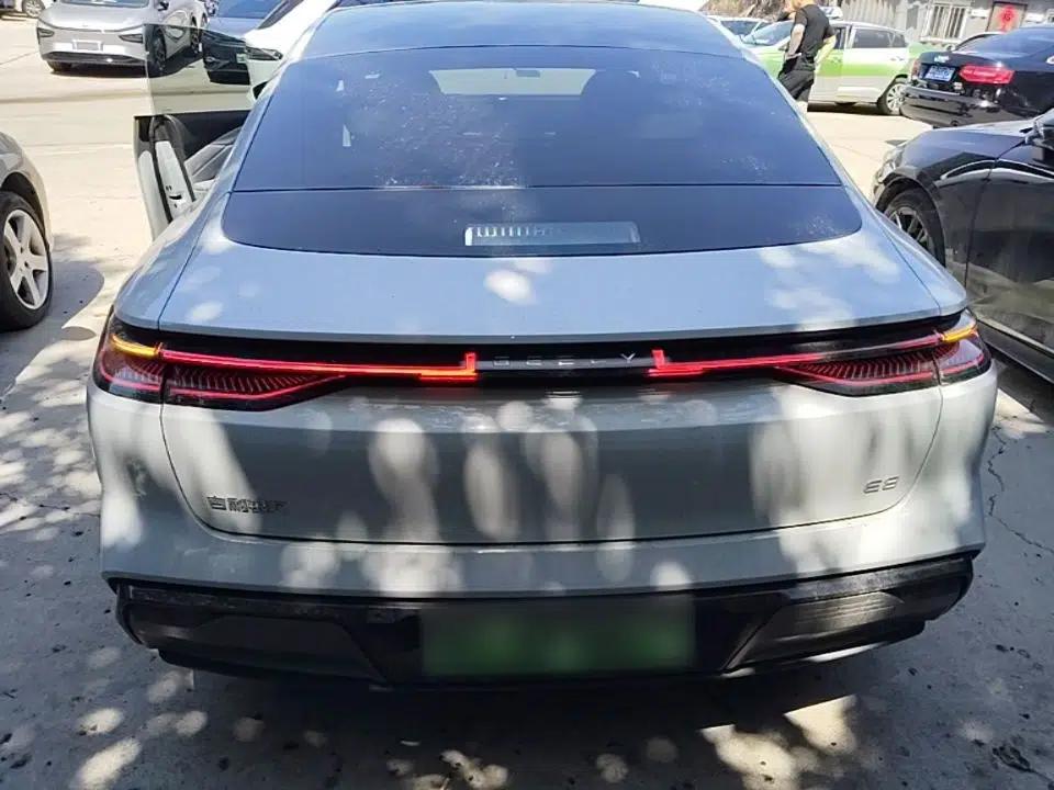Geely Galaxy E8 2025 700 km Long-Range Intelligent Driving Version — миниатюра 5