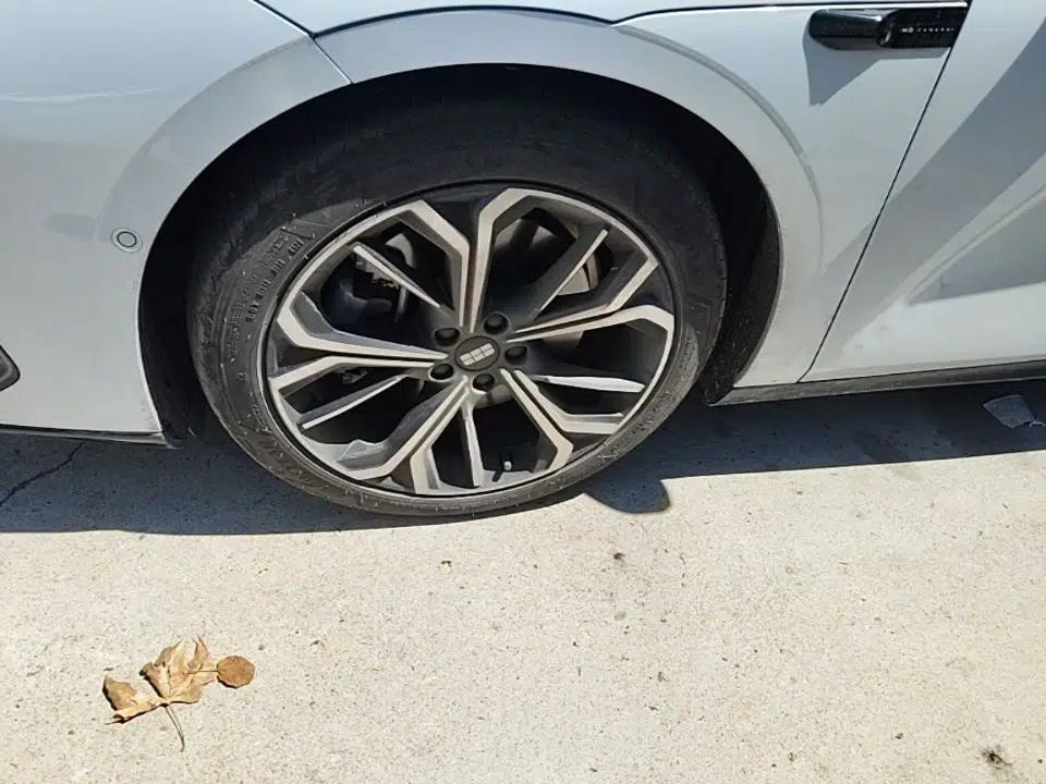 Geely Galaxy E8 2025 700 km Long-Range Intelligent Driving Version — миниатюра 10