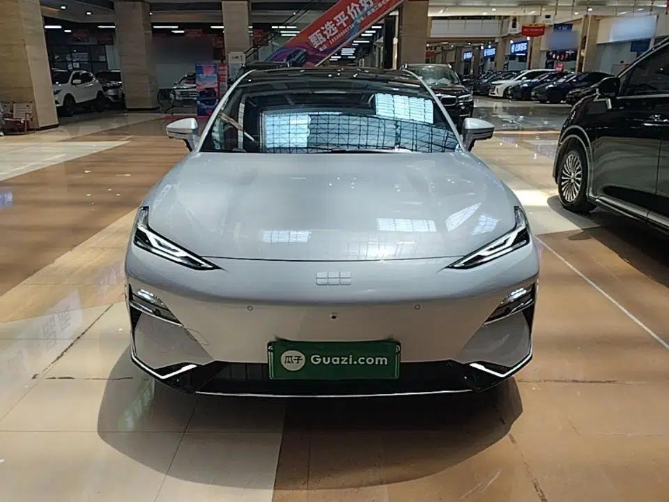 Geely Galaxy E8 2025 700 km Long-Range Intelligent Driving Version — миниатюра 2