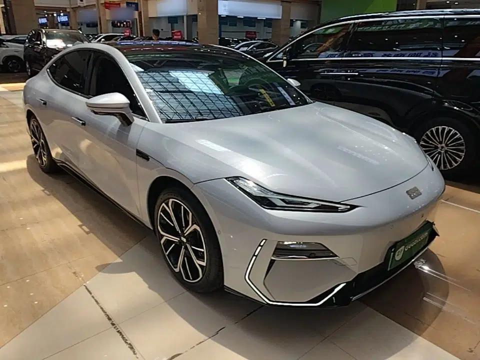 Geely Galaxy E8 2025 700 km Long-Range Intelligent Driving Version — миниатюра 3