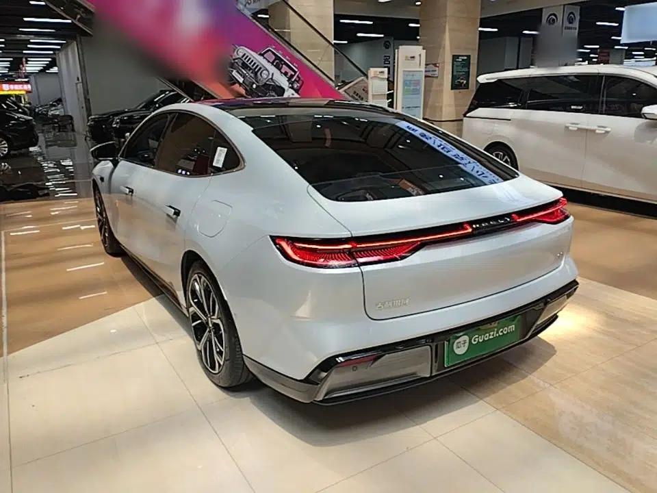 Geely Galaxy E8 2025 700 km Long-Range Intelligent Driving Version — миниатюра 4