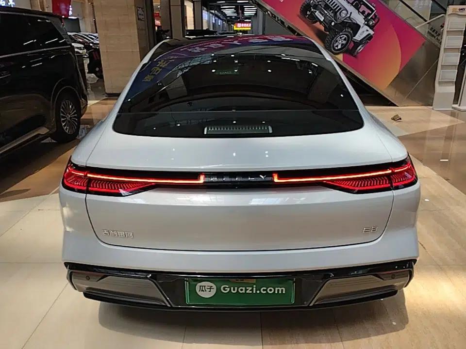 Geely Galaxy E8 2025 700 km Long-Range Intelligent Driving Version — миниатюра 5