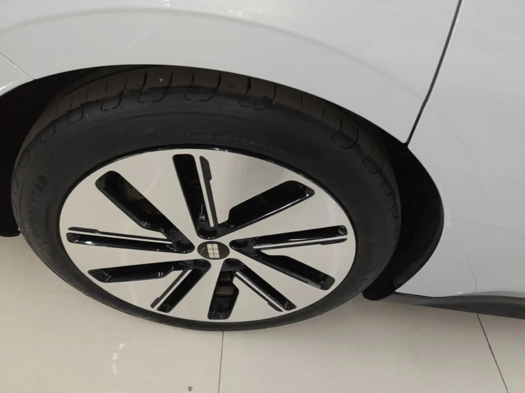 Geely Galaxy E8 2024 665 km Range Rear-Drive Starship Long-Range Version — миниатюра 11