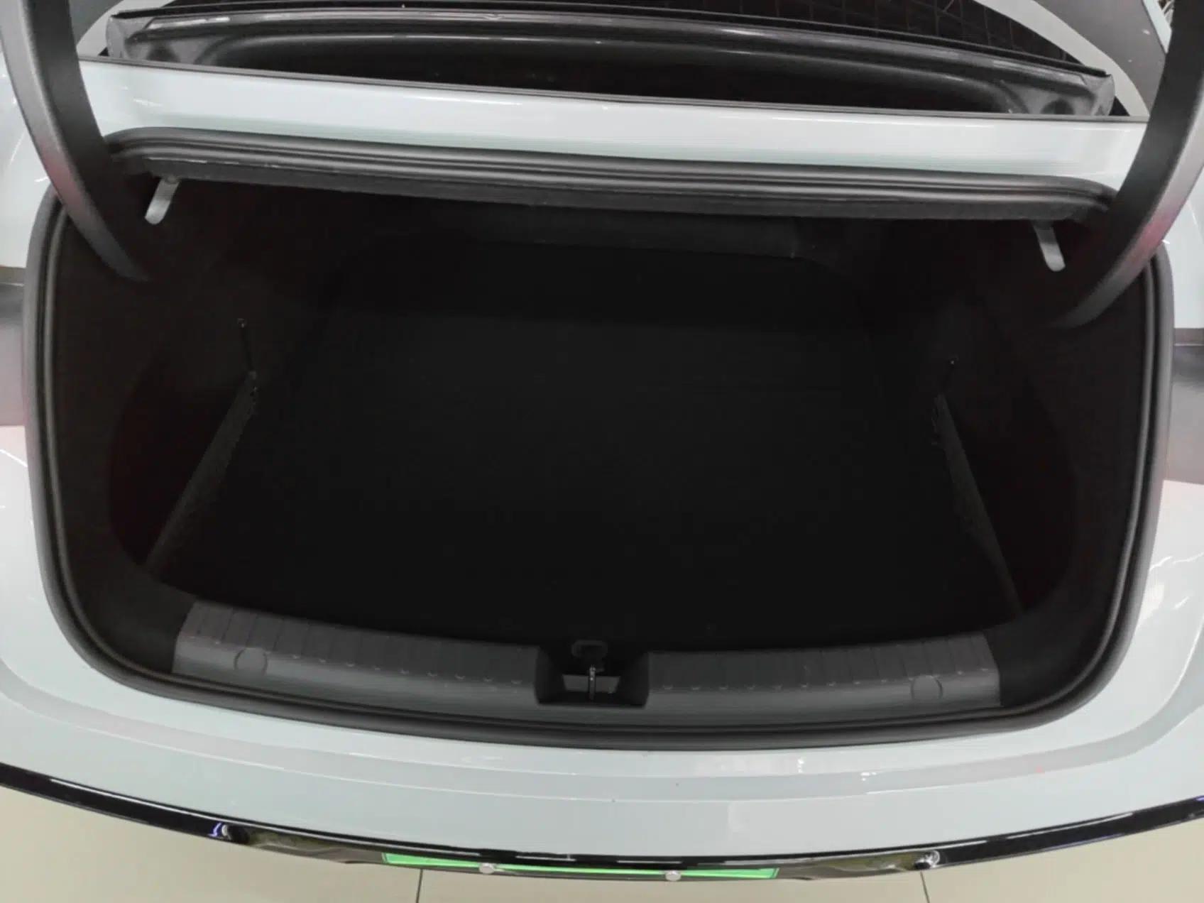 Geely Galaxy E8 2024 665 km Range Rear-Drive Starship Long-Range Version — миниатюра 22