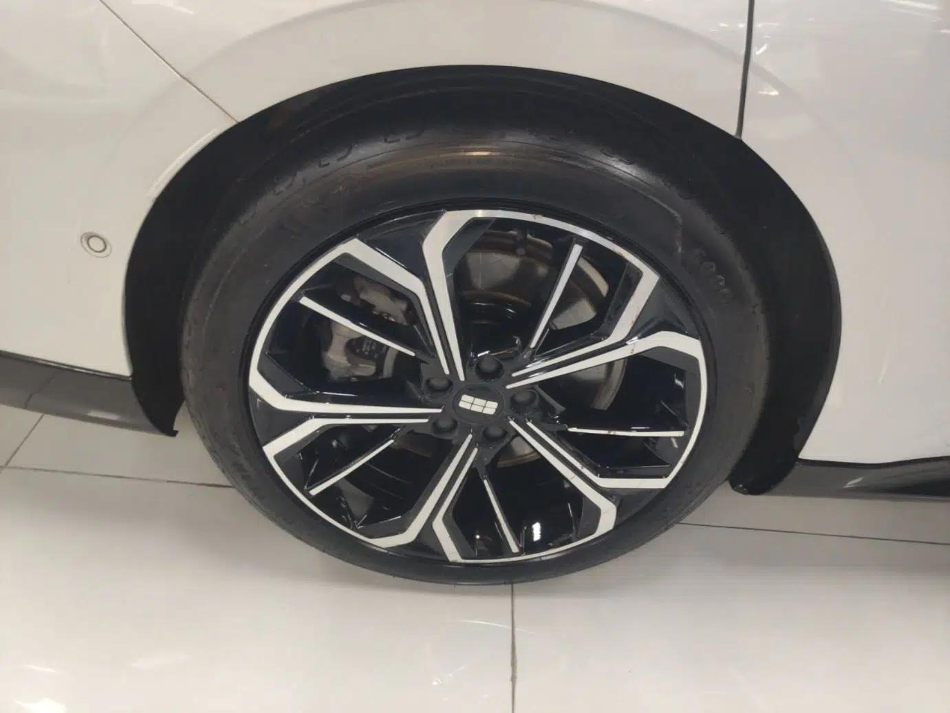 Geely Galaxy E8 2025 700 km Long-Range Intelligent Driving Version — миниатюра 11