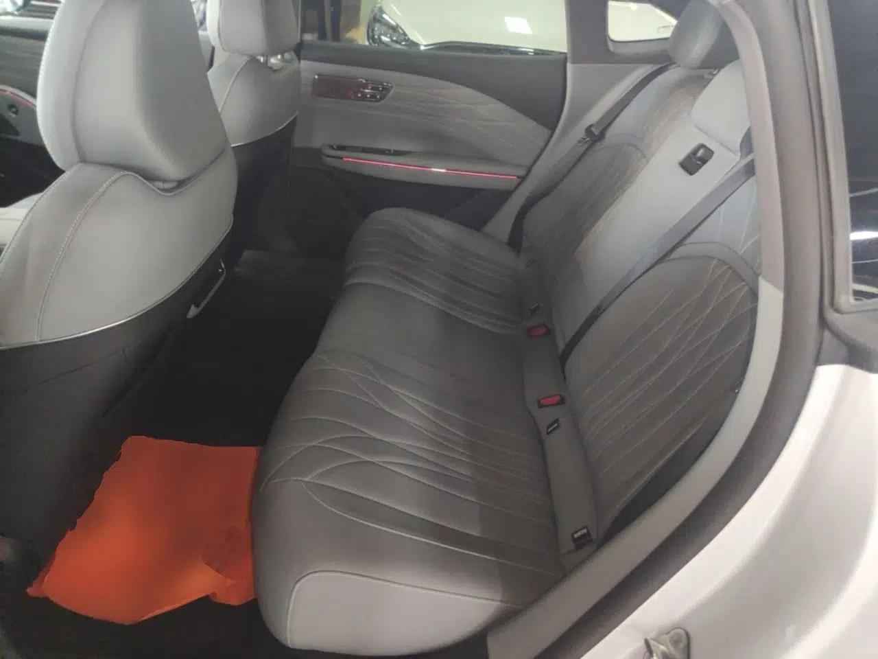 Geely Galaxy E8 2025 700 km Long-Range Intelligent Driving Version — миниатюра 20