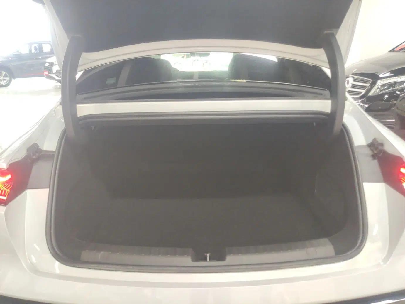 Geely Galaxy E8 2025 700 km Long-Range Intelligent Driving Version — миниатюра 22