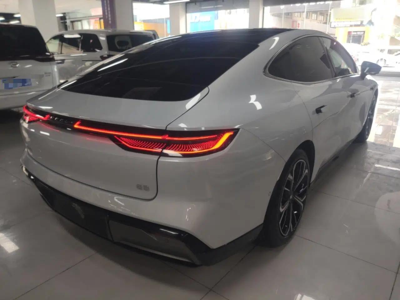 Geely Galaxy E8 2025 700 km Long-Range Intelligent Driving Version — миниатюра 6